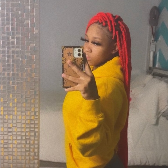 Meet your Posher, Tyra - Picture 1 of 1